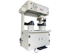 Faltenfreie Hemd-Arm-Loch Nähpresse 2 oberste Schicht Arbeitsposition